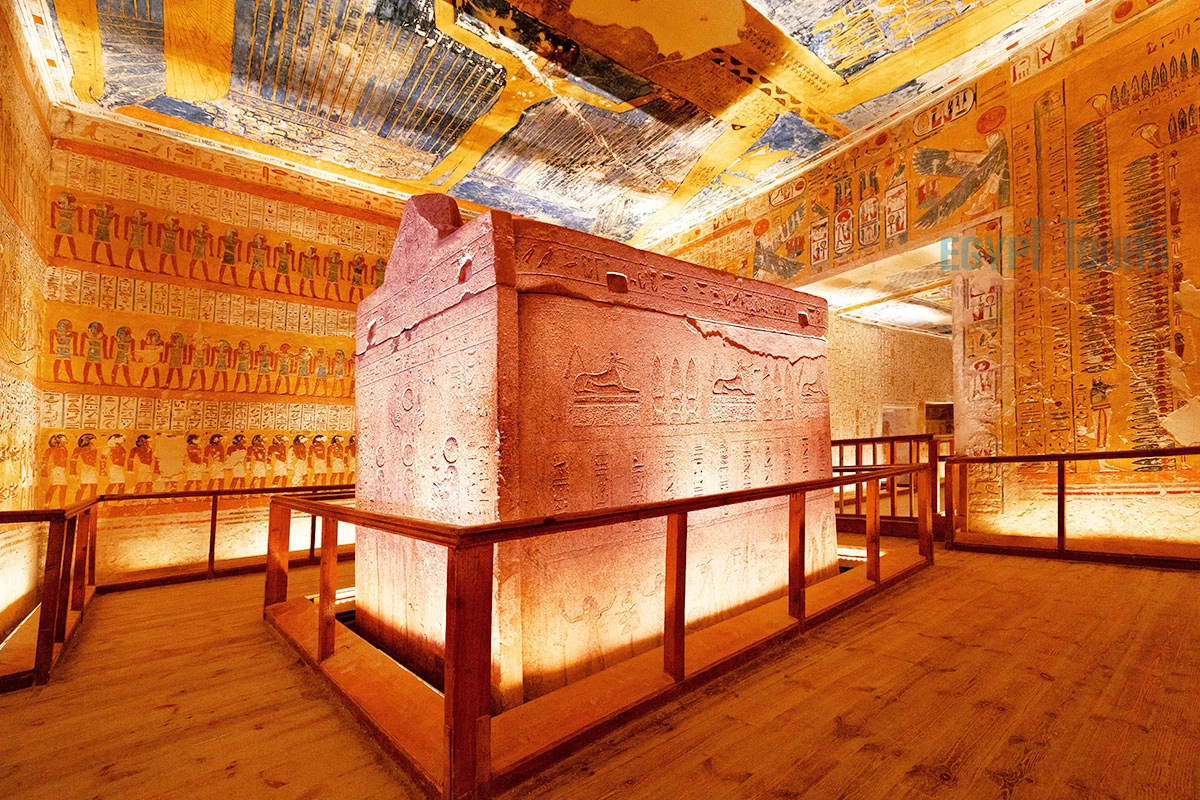 12-Day Egypt Tour: Pyramids, Kings Valley & Amarna