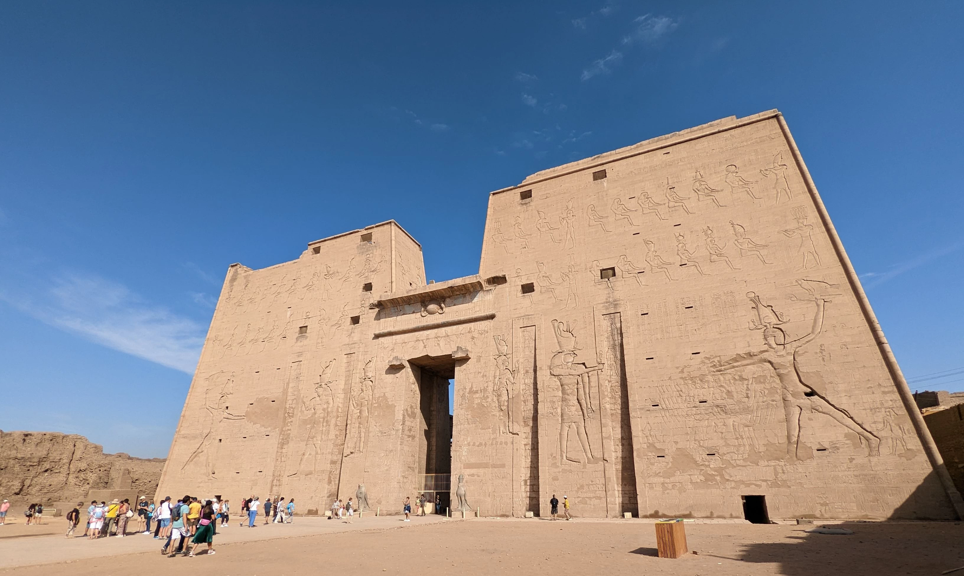 12-Day Egypt Tour: Pyramids, Kings Valley & Amarna